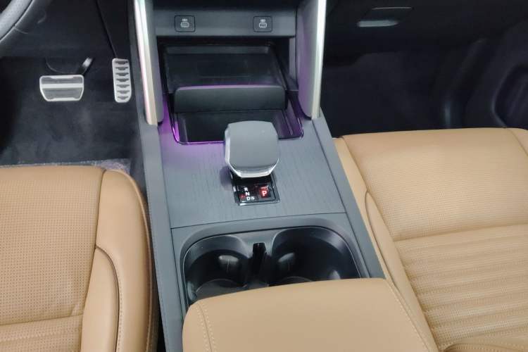 Used Land Rover Discovery Sport 2024 Performance Tech Edition
