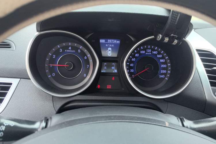 Used Hyundai Elantra (5th Generation / Langdong) 2015 1.6L Manual Leading Model
