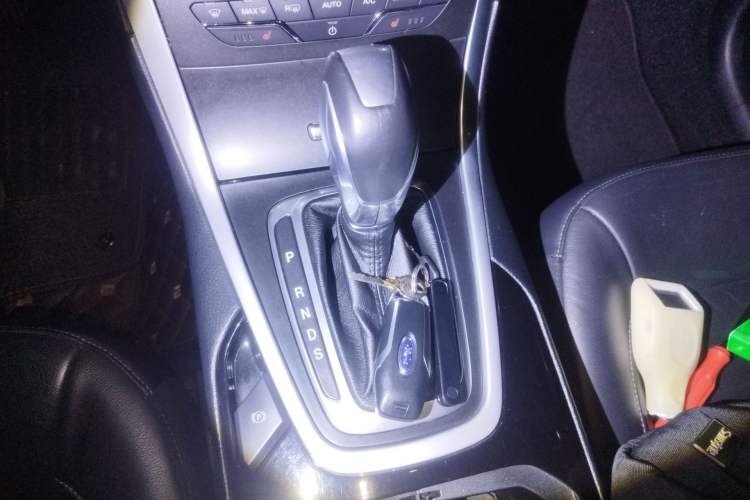 Used Ford Edge 2016 EcoBoost 245 Two-Wheel-Drive Titanium 7-Seater