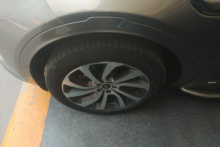 Used Land Rover Discovery Sport 2022 Revised Version 249 PS Metropolitan Edition