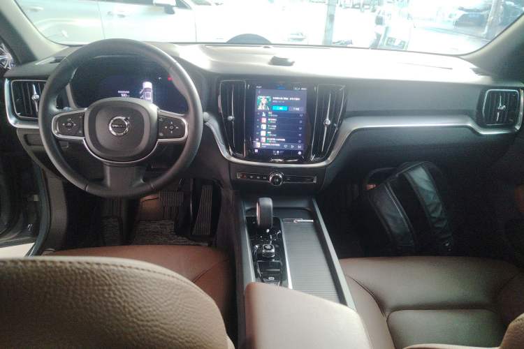 Used Volvo S60 2023 B4 Zhiyi Luxury Edition
