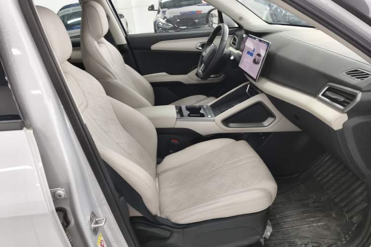 Used BYD Yuan UP 2025 Intelligent Driving Version 401 km Leading Edition
