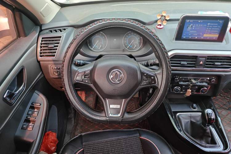 Used Dongfeng Fengon S560 2018 1.8L Manual Urban Model 7 Seats
