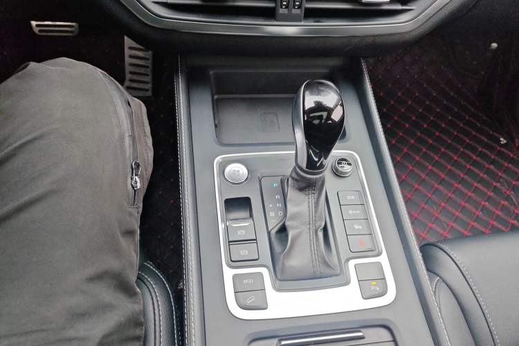 Used BYD Tang 2018 2.0T Automatic Smart Connect Prestige 7-Seater China V Standard