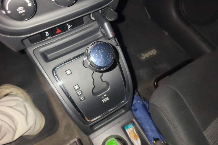 Used  Compass (Import) 2013 2.0L two-wheel drive sport version