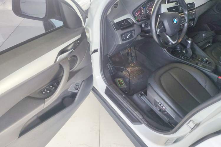 Used BMW X1 2016 sDrive18Li Premium Edition
