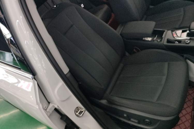 Used Audi A4L 2019 40 TFSI Ambition Version China V