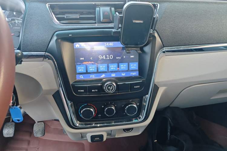 Used Jinbei Gold Card S3 2022 1.6L Crew Cab Double-Row Comfort Model 2.55m SWD16MS