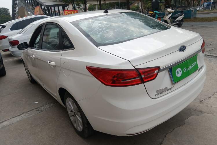 Used Ford Escort 2015 1.5L Automatic Fashion Model