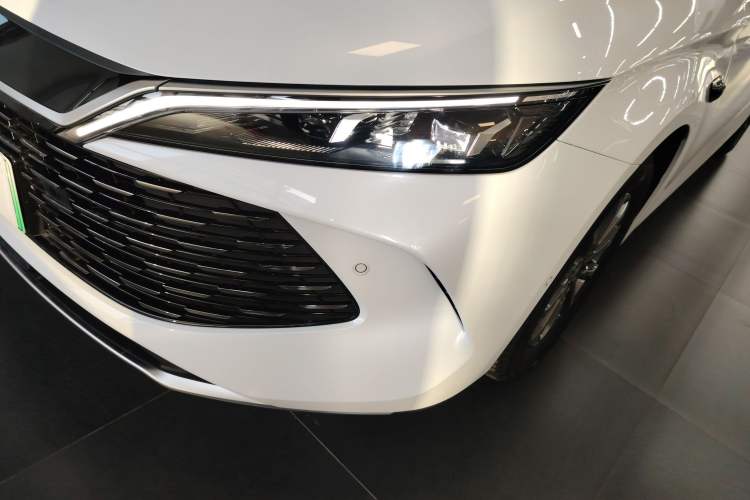 Used BYD Qin L 2025 DM-i Smart Drive 80KM Leading Model
