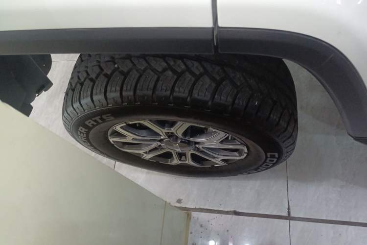 Used  BJ40 2023 2.0T Automatic Four-Wheel Drive Urban Hunter Edition Chivalrous Type
