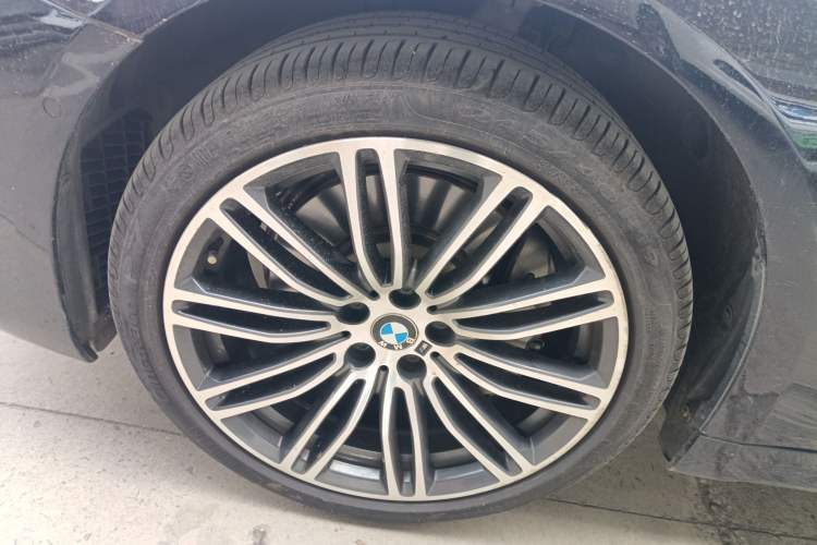 Used BMW 5 Series 2019 530Li Leading Model M Sport Package
