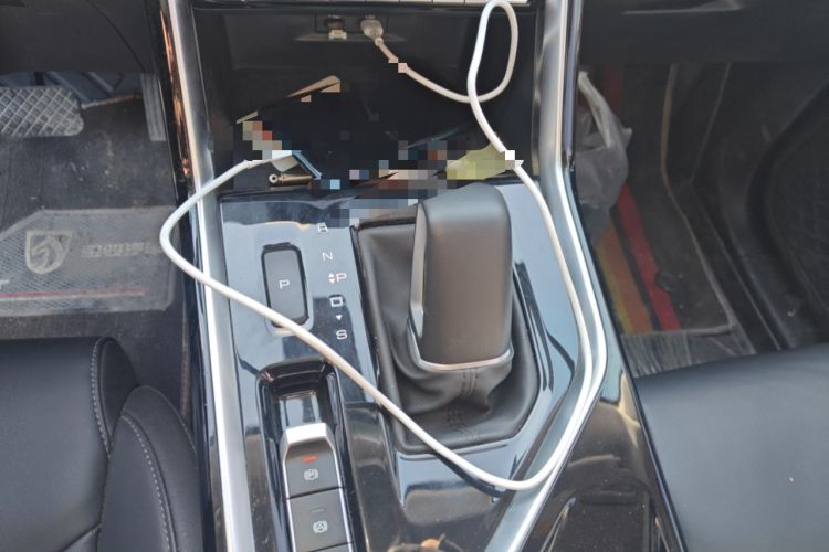 Used Wuling Asta 2022 2.0L DHT Electric-Speed Version
