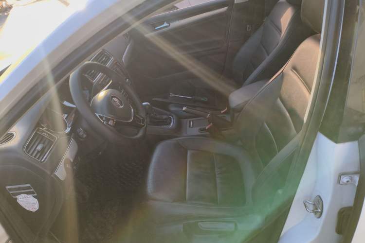 Used Volkswagen Sagitar 2016 230TSI 25th Anniversary Edition
