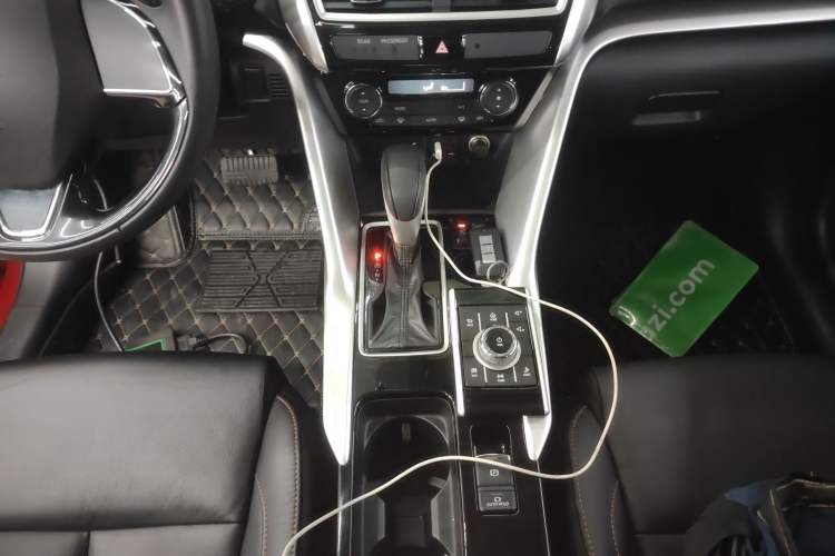 Used Mitsubishi Eclipse Cross 2019 1.5T CVT Two-Wheel Drive Dream Edition China VI Standard
