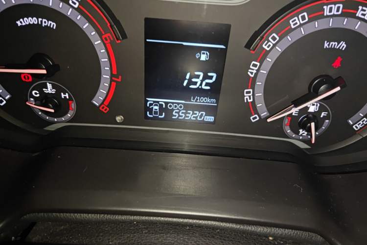 Used SAIC MAXUS T60 2017 2.4L Gasoline Manual Transmission Two-Wheel Drive High Ground Clearance Comfort Edition Standard Cabin