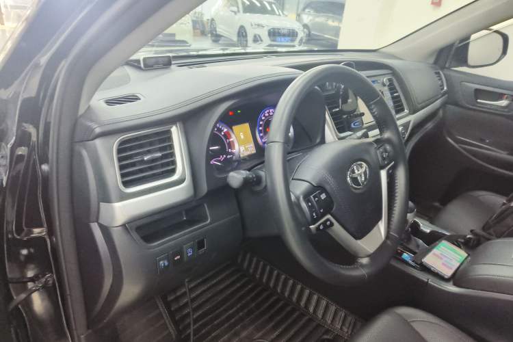 Used Toyota Highlander 2017 2.0T Four-Wheel Drive Luxury Edition 7 Seats