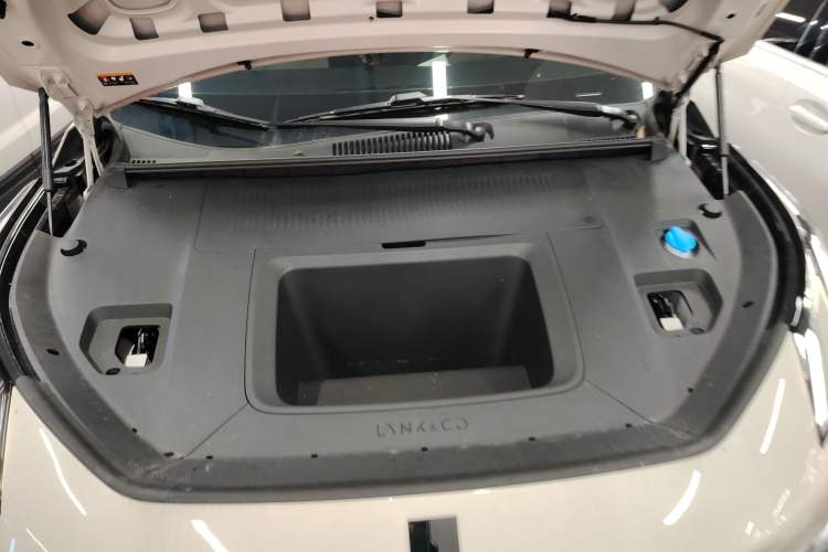 Used Lynk & Co Z20 2025 530 km Range Rear-Wheel Drive Pro
