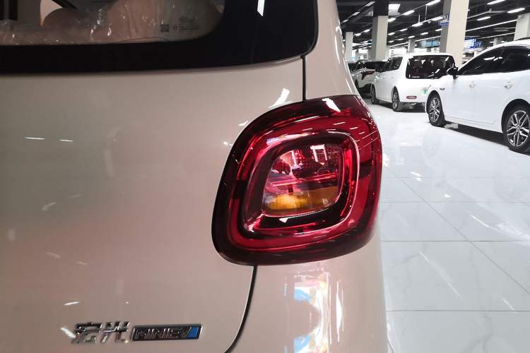 Used Wuling Hongguang MINIEV 2025 Four-Door Version Advanced Edition
