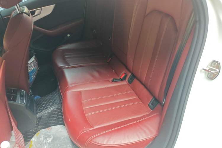 Used Audi A4L 2022 40 TFSI Luxury Dynamic Model
