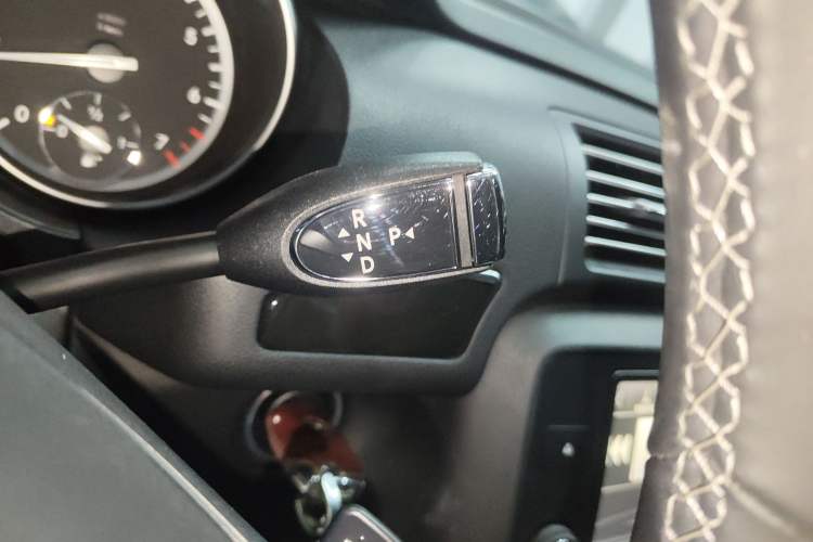 Used Mercedes-Benz R-Class 2017 R 320 4MATIC Business Edition Prestige Model