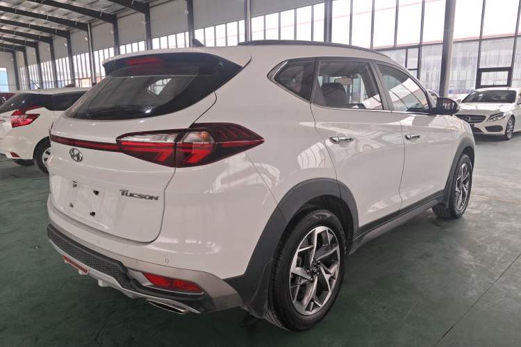 Used Hyundai Tucson 2019 280TGDi Dual-Clutch Two-Wheel Drive Fashion Edition China VI Standard
