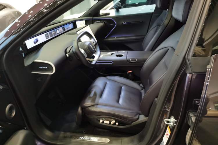 Used  07 2024 Ultra Range-Extended Four-Wheel Drive
