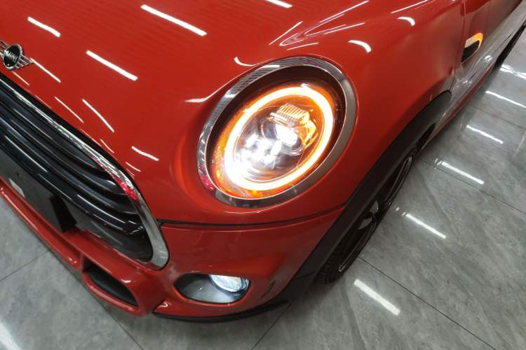 Used  MINI 2018 1.5T COOPER Racing Edition Five-Door Version
