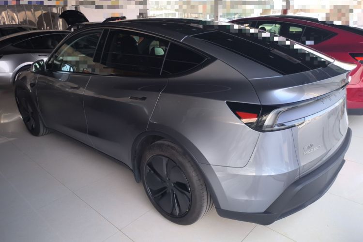 Used Tesla Model Y 2025 Rear-Wheel-Drive Version
