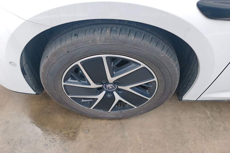 Used BYD Qin L 2025 DM-i Smart Drive 120KM Leading Model