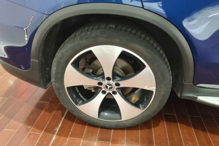 Used Mercedes-Benz GLC 2018 Refreshed GLC 300 4MATIC Dynamic Edition