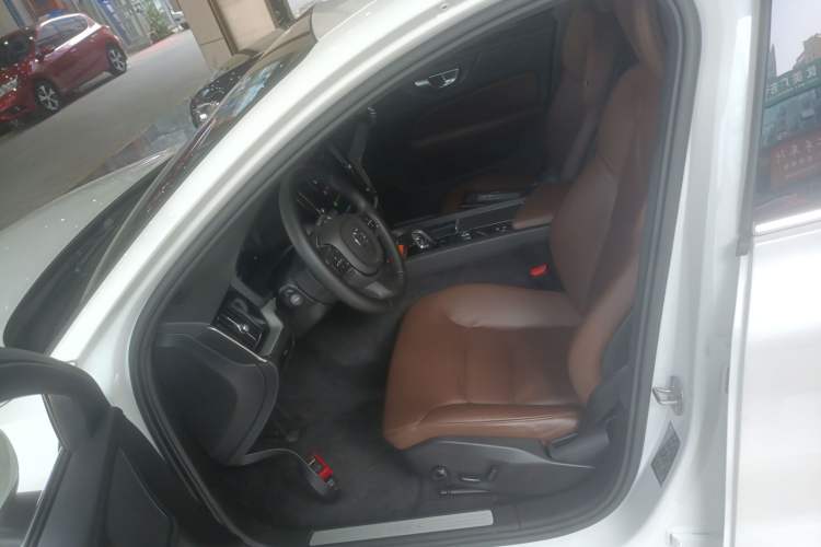 Used Volvo S60 2024 B4 Zhiyi Luxury Edition
