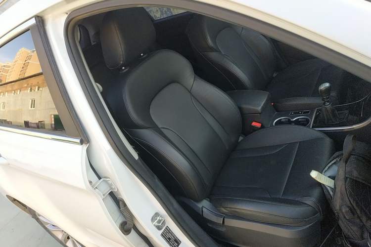 Used Haval H2 2017 Red-Label 1.5T Manual Two-Wheel Drive Comfort Model
