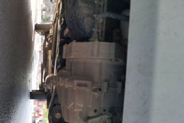 Used SAIC MAXUS Xintu V80 2023 2.0T Manual Classic Aoyuntong Short Wheelbase Mid-Roof 7/8/9-Seater