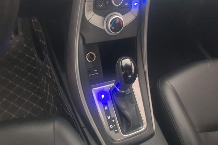 Used Hyundai Elantra 2016 1.6L Automatic Smart Version