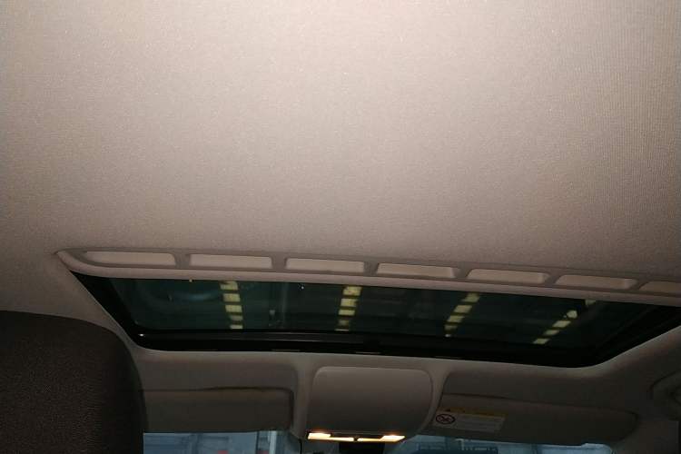 Used Volkswagen Polo 2016 1.6L Automatic Comfort Model
