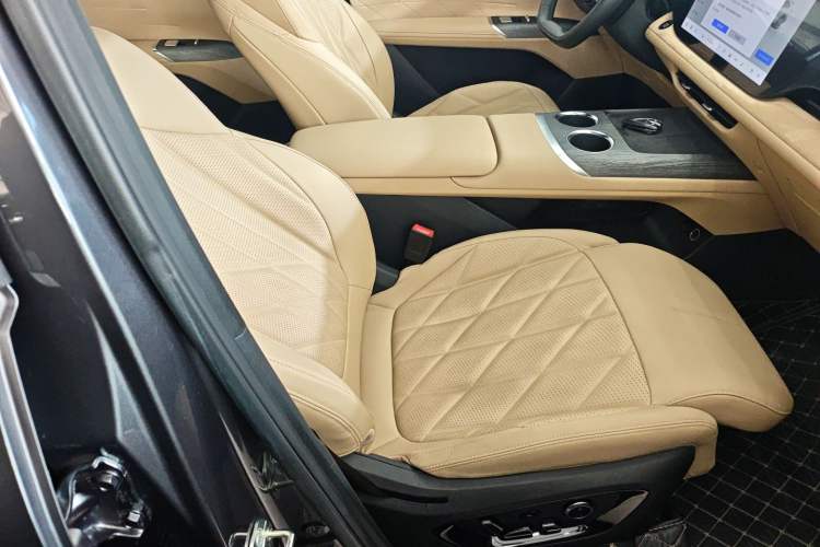 Used Changan CS75 PLUS 2025 4th Generation 1.5T New Blue Whale Smart Luxury Edition