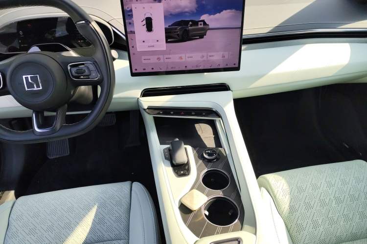 Used Zeekr 001 2025 WE Edition 100 kWh Rear-Wheel Drive
