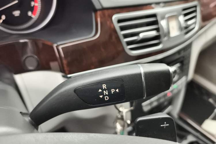 Used Mercedes-Benz E-Class 2014 Facelifted E 260 L Luxury Edition
