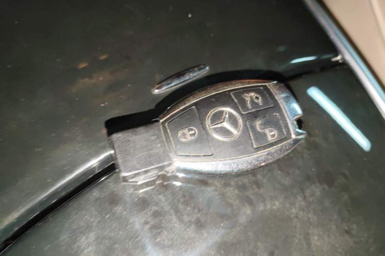 Used Mercedes-Benz R-Class 2017 R 320 4MATIC Business Edition Prestige Model
