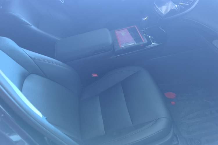 Used Toyota Crown 2015 2.0T Fashion Edition
