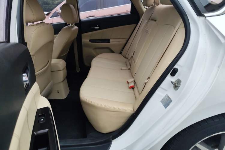 Used Changan Eado 2015 1.6L Manual Luxury Model China V Standard
