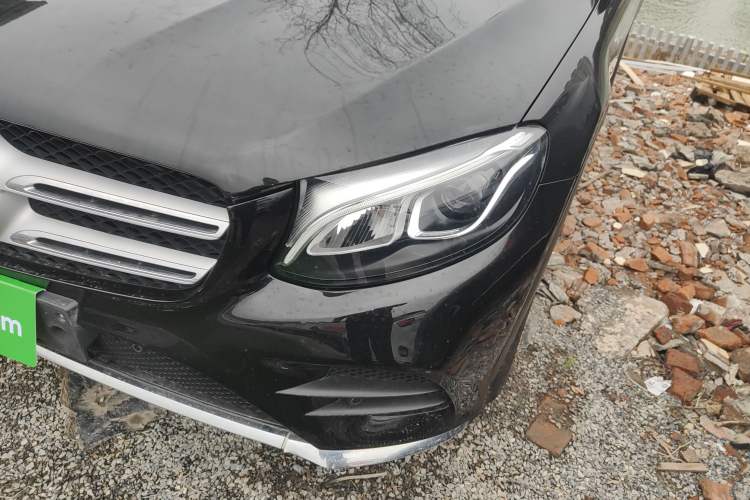 Used Mercedes-Benz GLC 2018 GLC 260 4MATIC Luxury Model