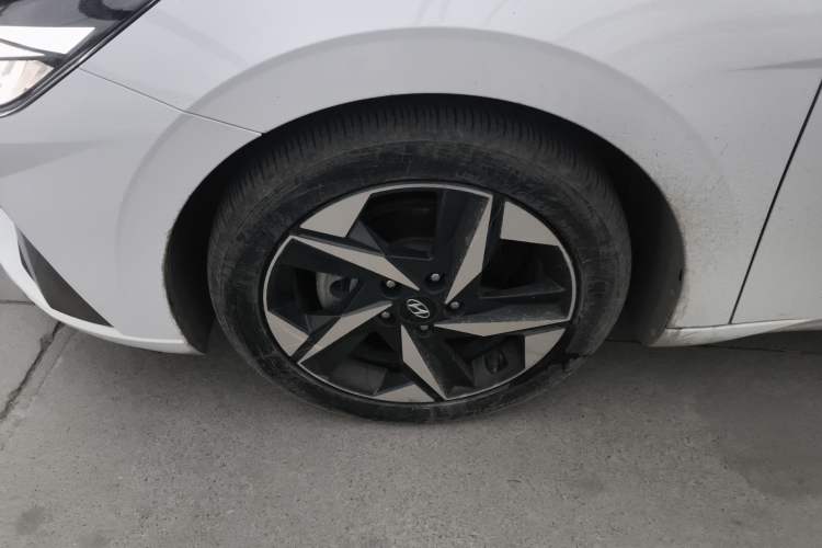 Used Hyundai Elantra 2022 1.5L CVT LUX Prestige Edition
