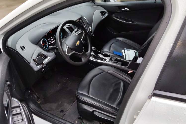 Used Chevrolet Cruze 2017 1.5L Automatic Pioneer Sunroof Edition