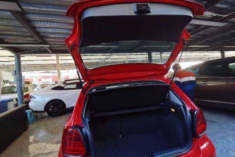 Used Volkswagen Polo 2014 1.6L Automatic Comfort Edition
