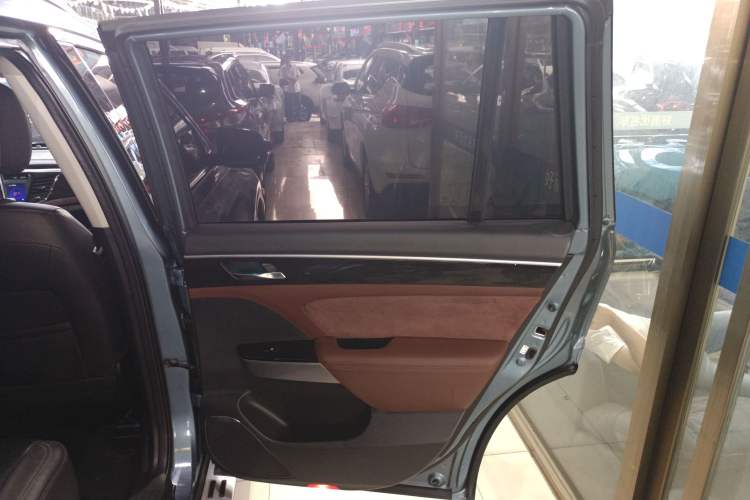 Used GAC Trumpchi GS8 2017 320T Two-Wheel Drive Luxury Smart Connectivity Version (7 Seats)
