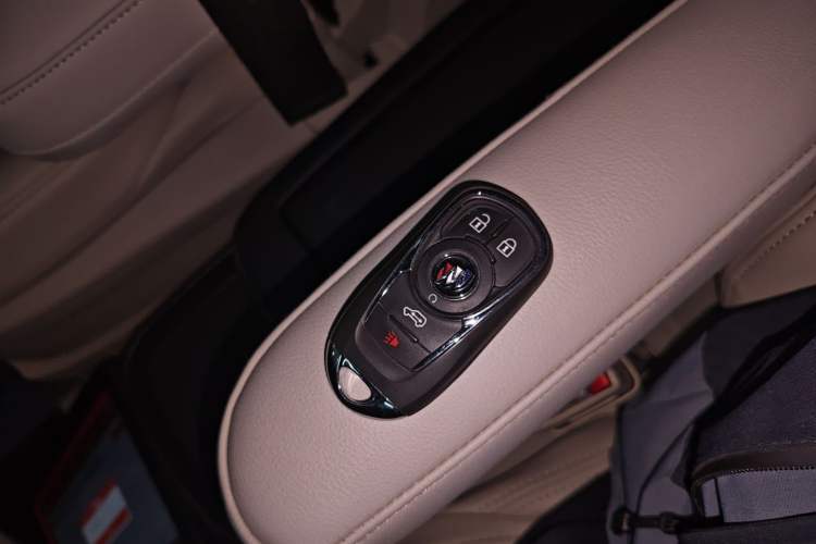 Used Buick GL8 2022 ES Landtrek 653T Comfort Edition
