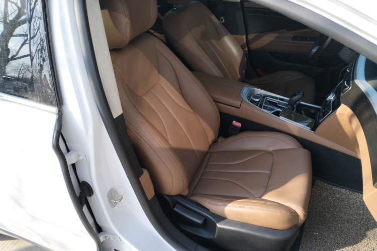 Used Geely Auto Emgrand GT 2017 2.4L Luxury Model
