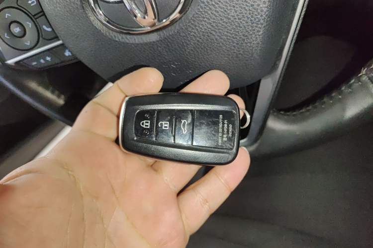 Used Toyota Camry 2018 2.0G Luxury Edition
